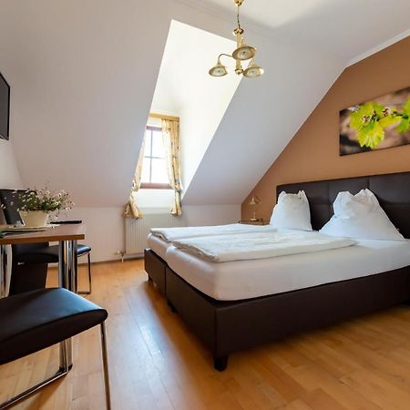 Hotel Weingut Burger Kalladorf Esterno foto