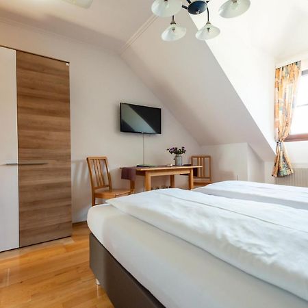 Hotel Weingut Burger Kalladorf Esterno foto