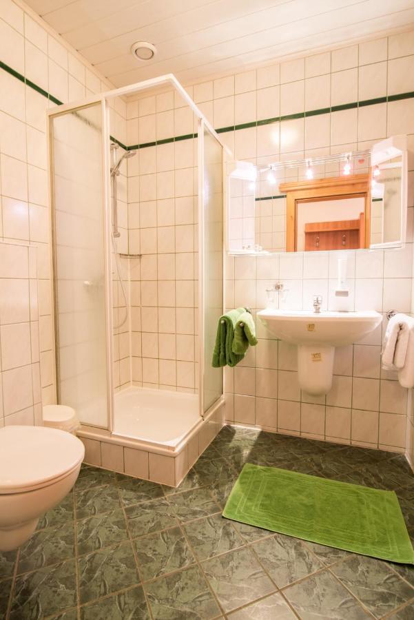Hotel Weingut Burger Kalladorf Esterno foto
